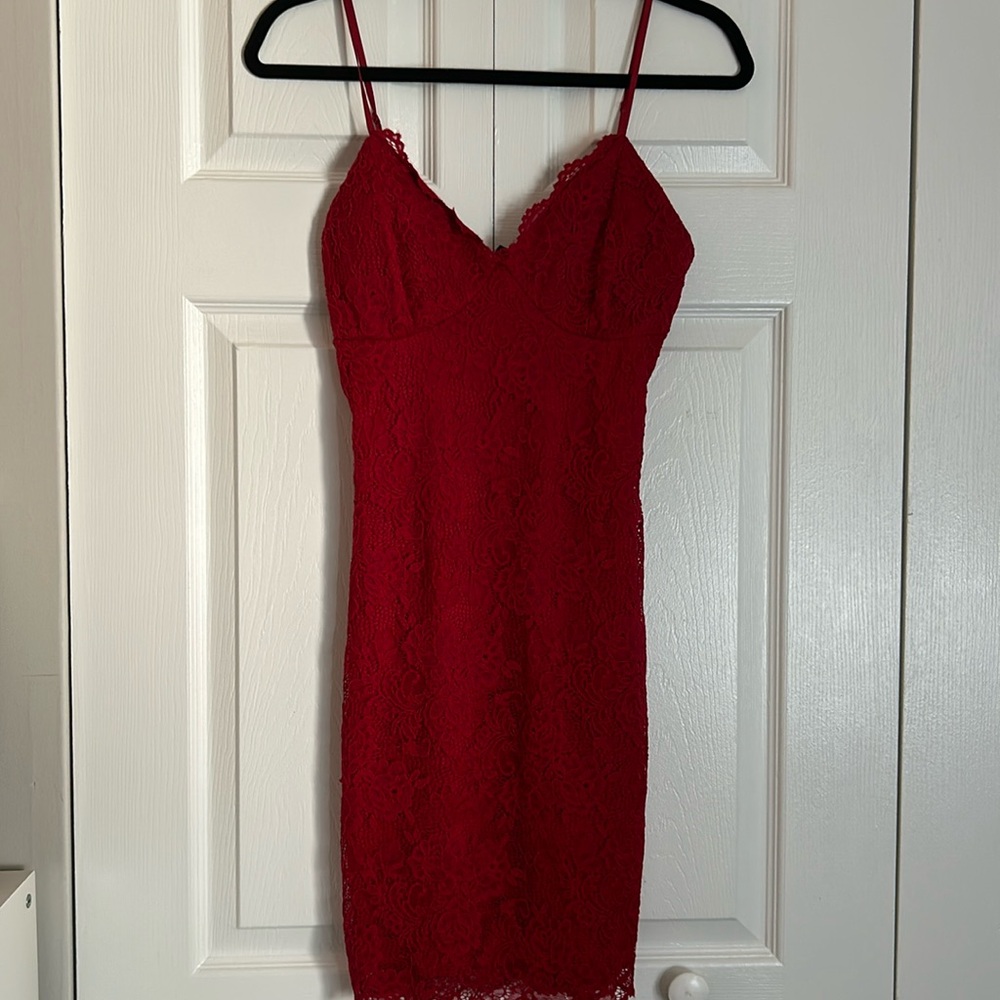 Red dress, flower details